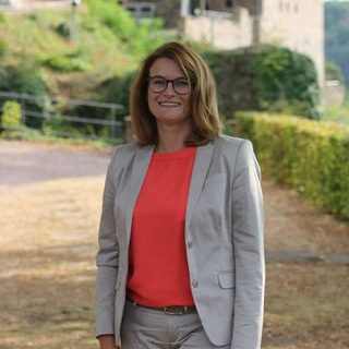  Simone Thiel